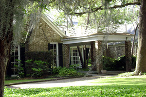 The Carriage House Restaurant