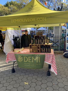 Down to Earth McGolrick Park Farmers Market