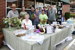 Simply Homegrown:  A Farmers' Market